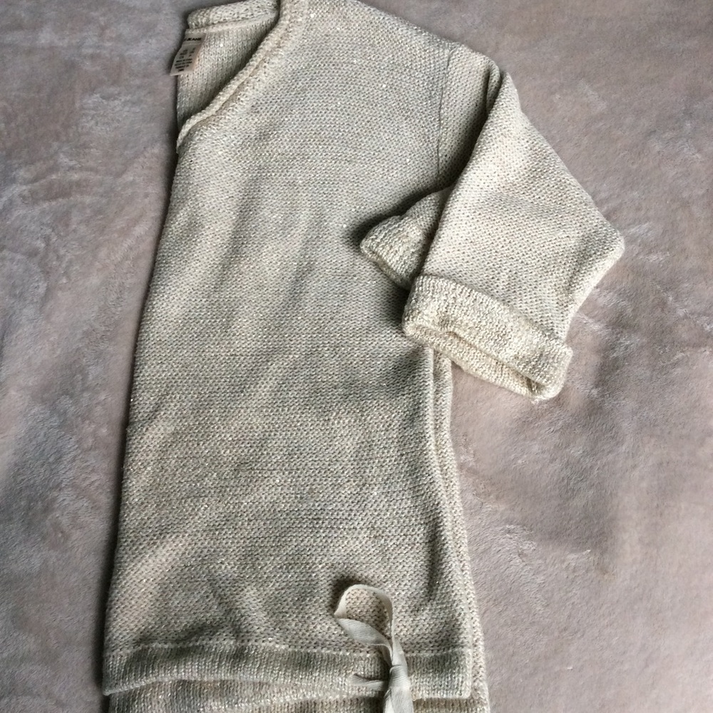 Three Quarter Sleeve DKNY Winter V-Neck Sweater